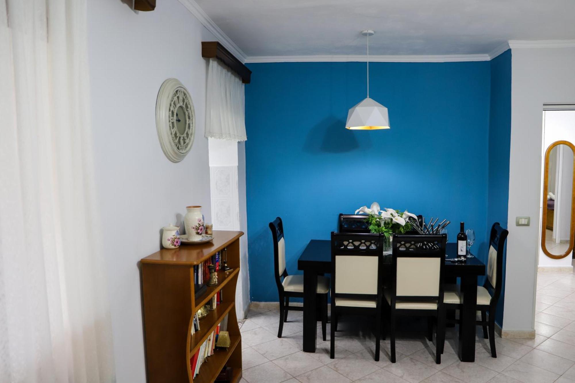 Lola'S Apartament Lägenhet Berat Exteriör bild